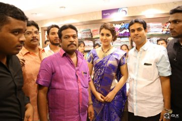 Raashi Khanna Launches Kasam Pullaiah Cloth Merchant in Warangal